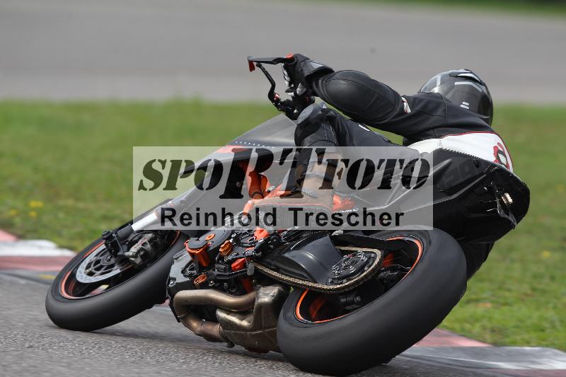 /Archiv-2022/68 13.10.2022 Speer Racing ADR/Freies Fahren rot und gelb/21